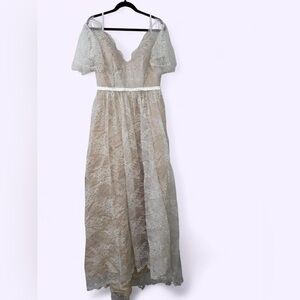 Elegant Lace Wedding Gown with Sheer Sleeves